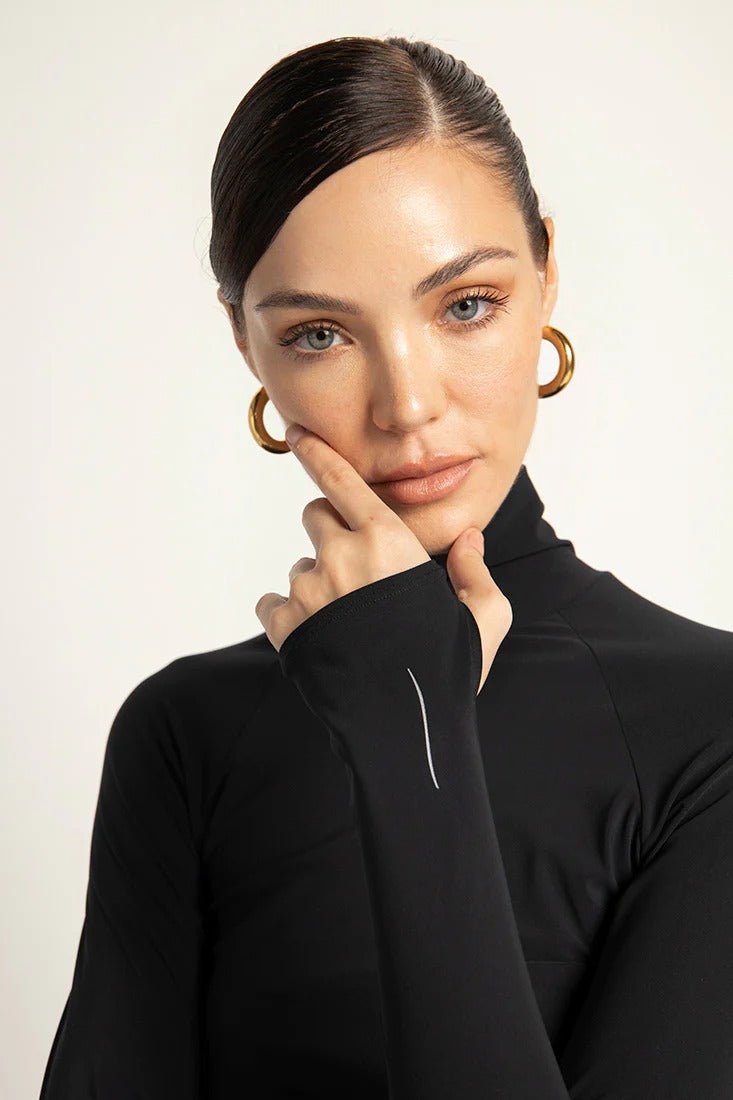 A long sleeve turtle neck.