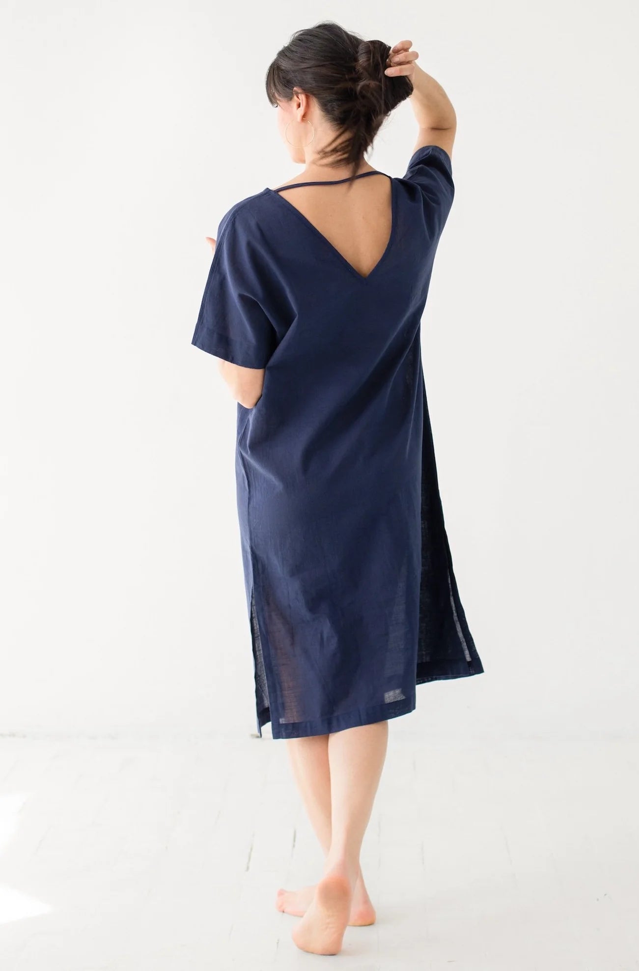 Classic Woven "Lino" Kaftan in Black - EVAMAIA