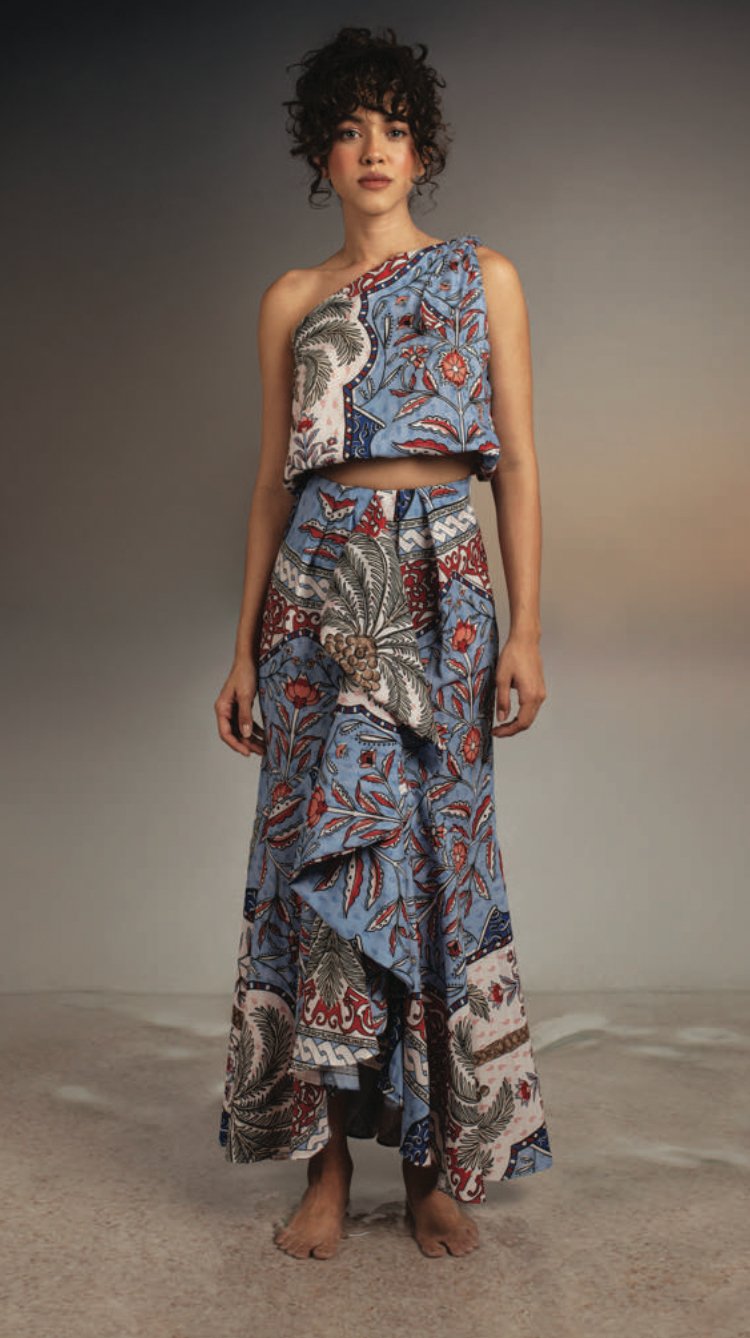 model wearing dorotea pampa skirt with on plain background