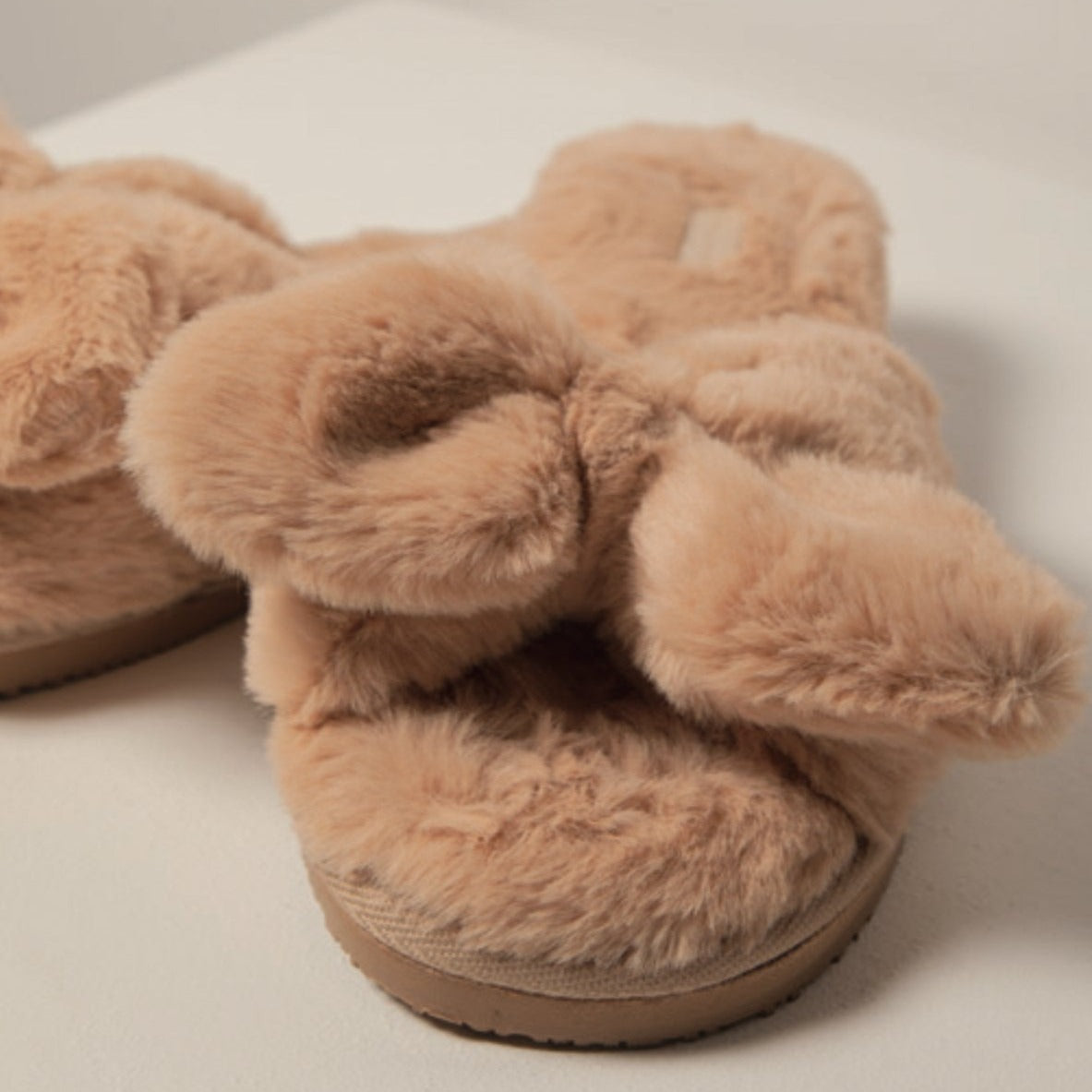 Fluffy Bow Slippers - EVAMAIA