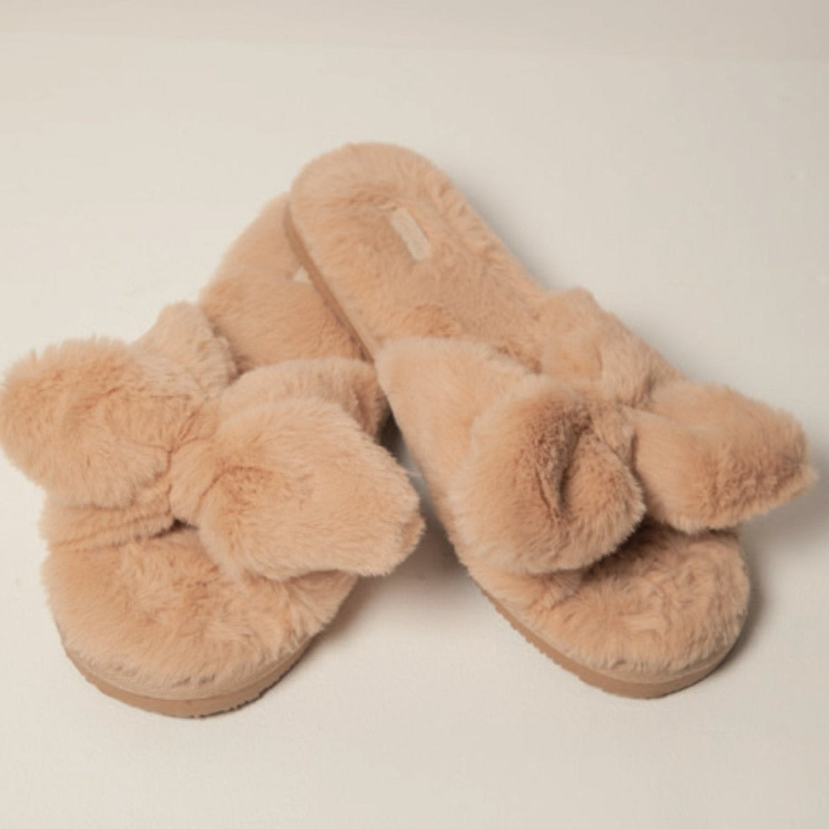 Fluffy Bow Slippers - EVAMAIA