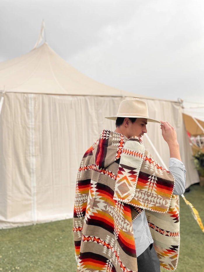 Horizonte Poncho with Hood - EVAMAIA