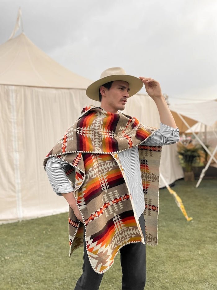 Horizonte Poncho with Hood - EVAMAIA