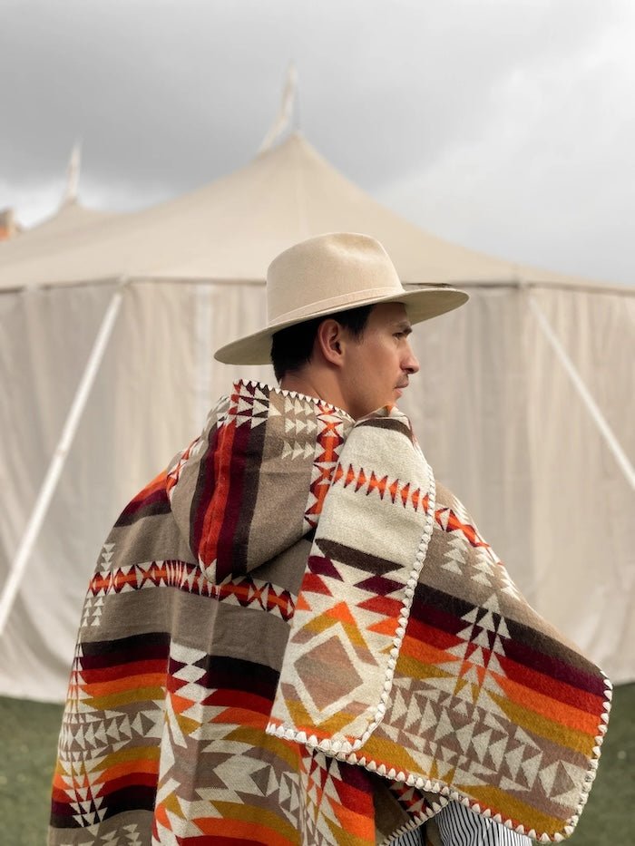 Horizonte Poncho with Hood - EVAMAIA