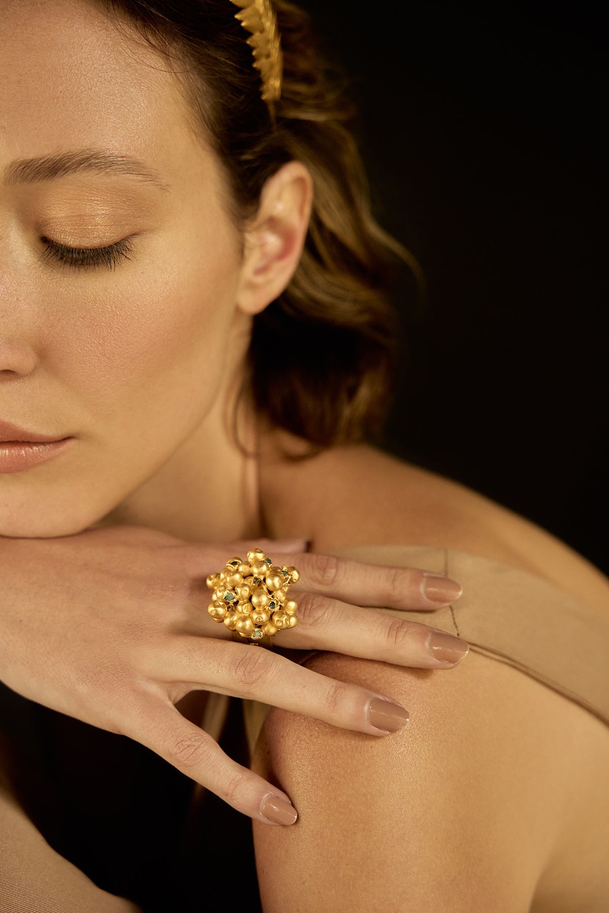 Peppermint Seeds and Raw Emerald Adjustable Ring - EVAMAIA