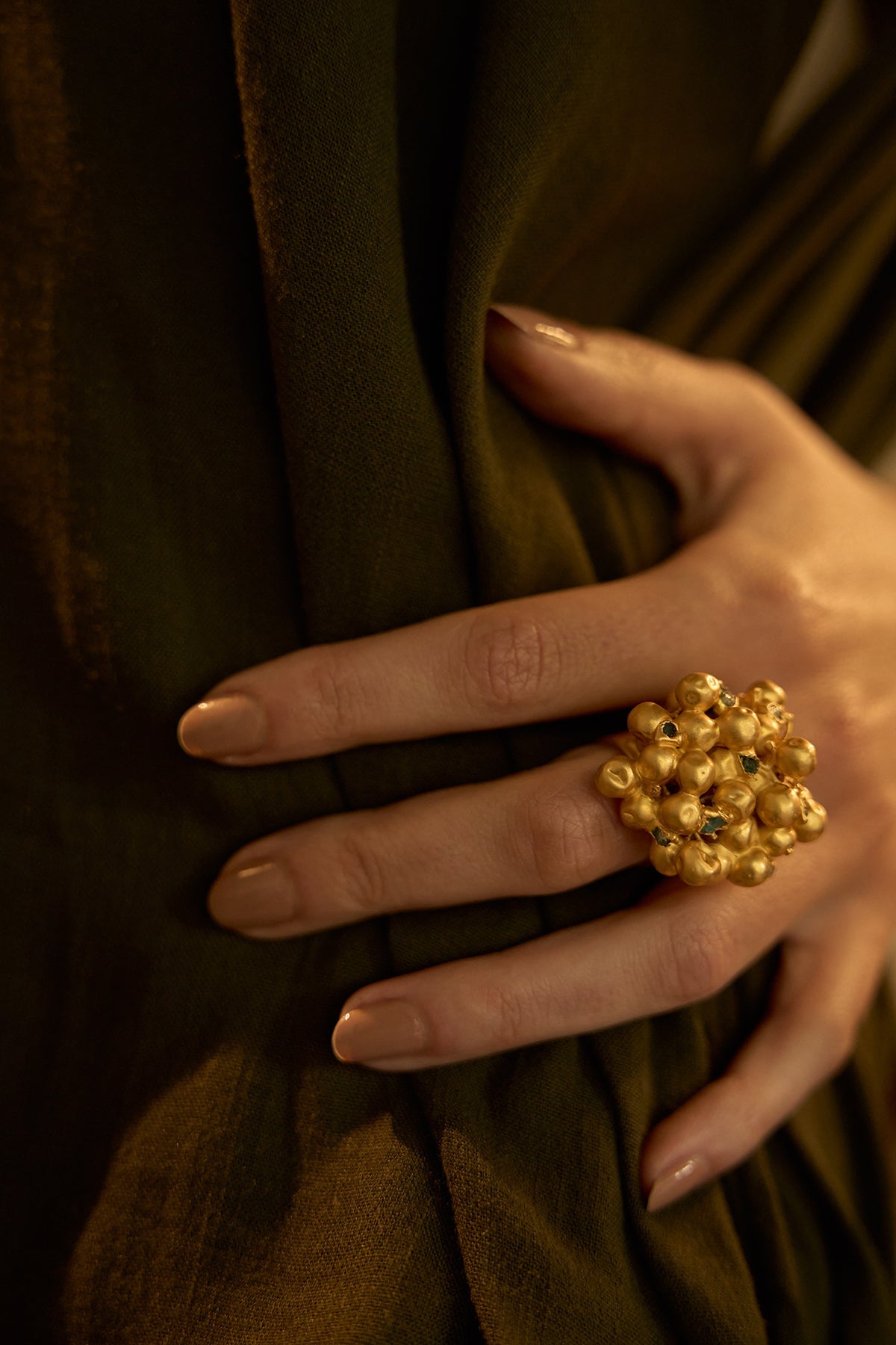Peppermint Seeds and Raw Emerald Adjustable Ring - EVAMAIA